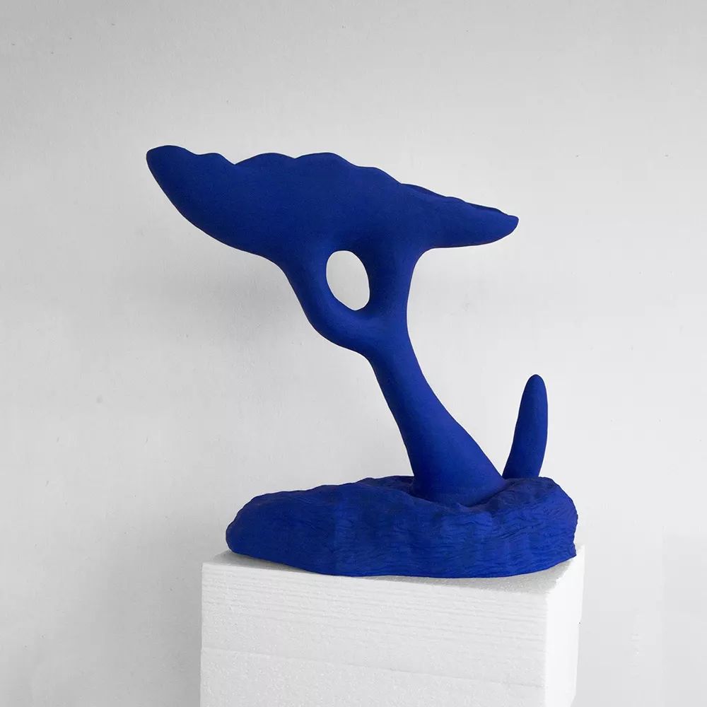 Escultura azul