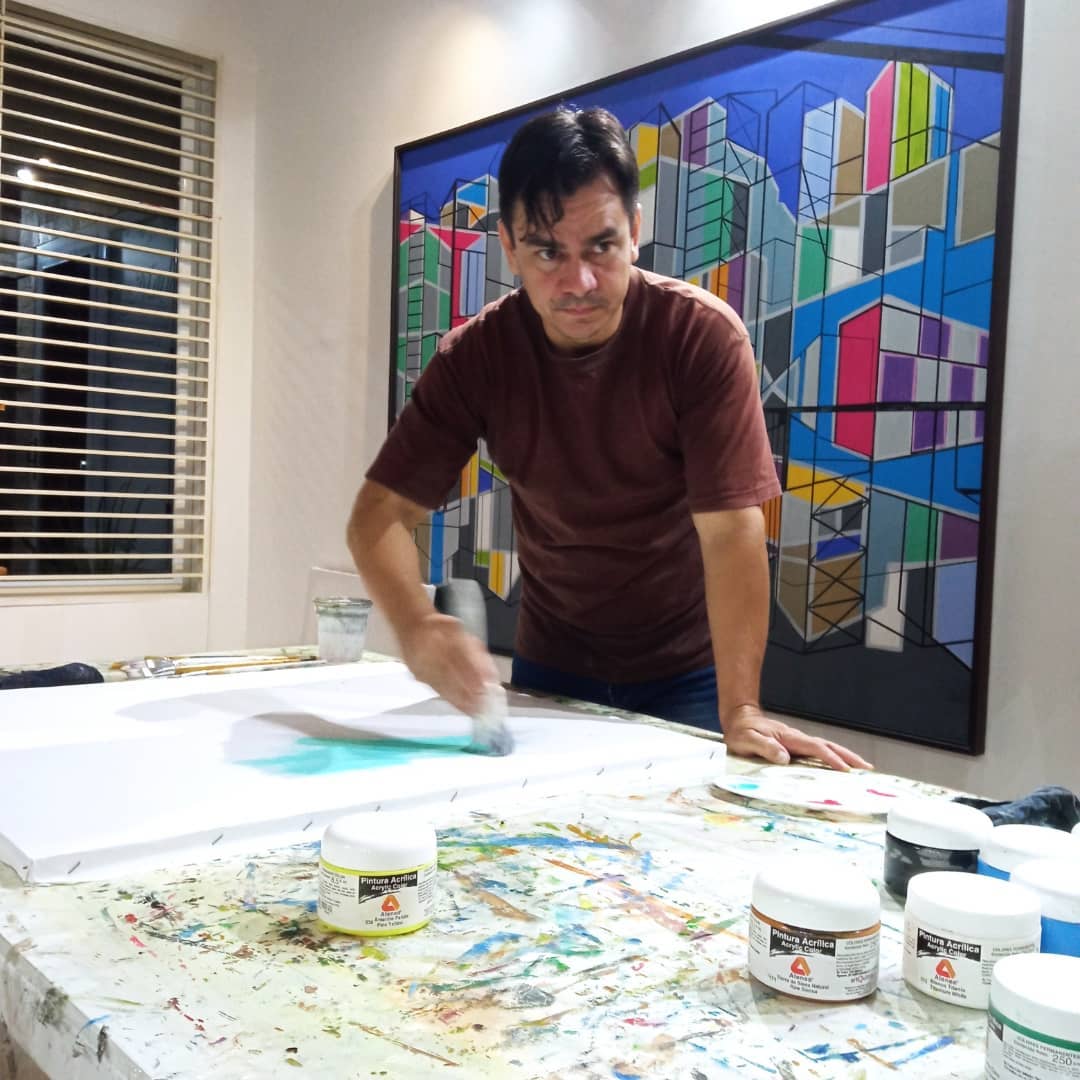 Raúl Herrera trabajando en una de sus obras