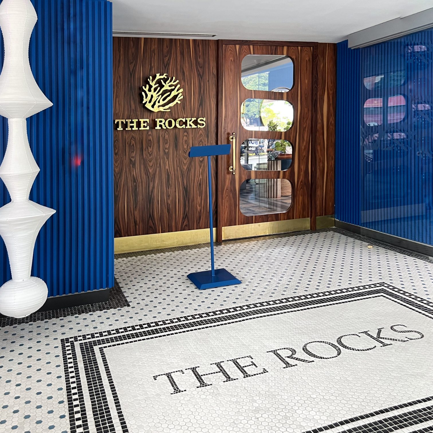 Entrada restaurante The Rocks en Caracas